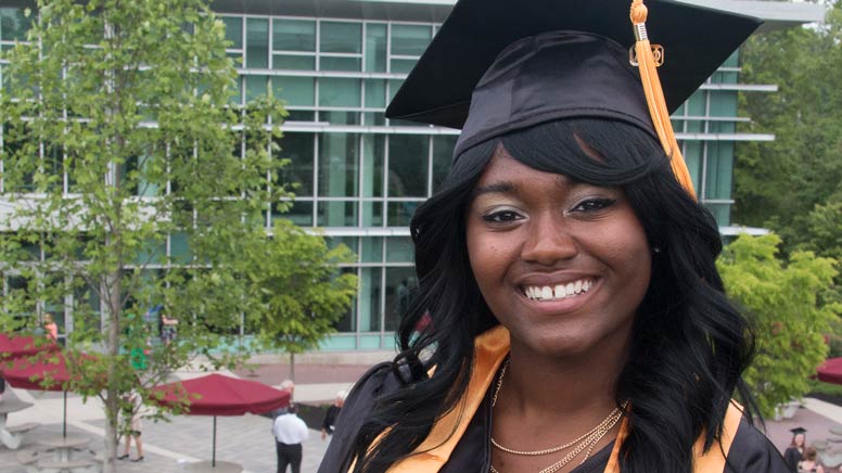 Dezzarae Crosler at graduation